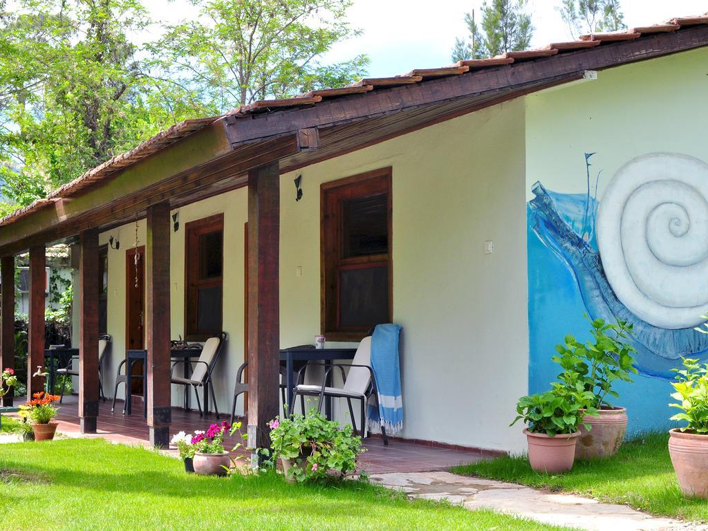 Hobbit Evi Hotell Çıralı Eksteriør bilde