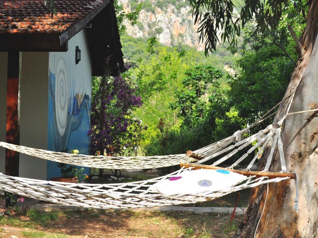 Hobbit Evi Hotell Çıralı Eksteriør bilde