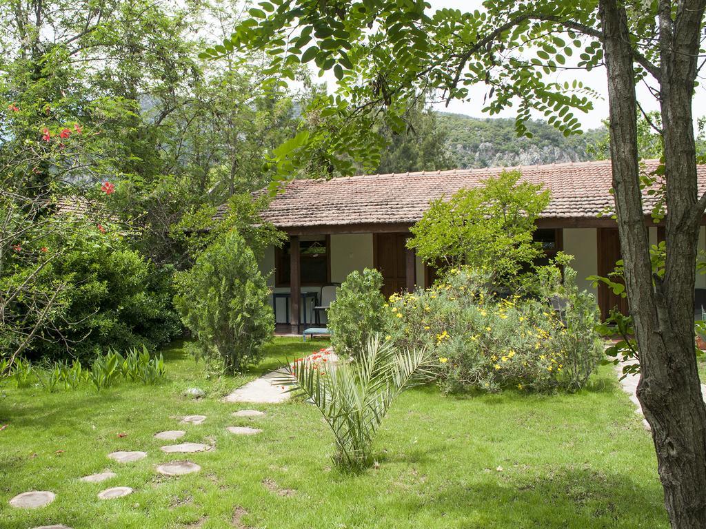 Hobbit Evi Hotell Çıralı Eksteriør bilde